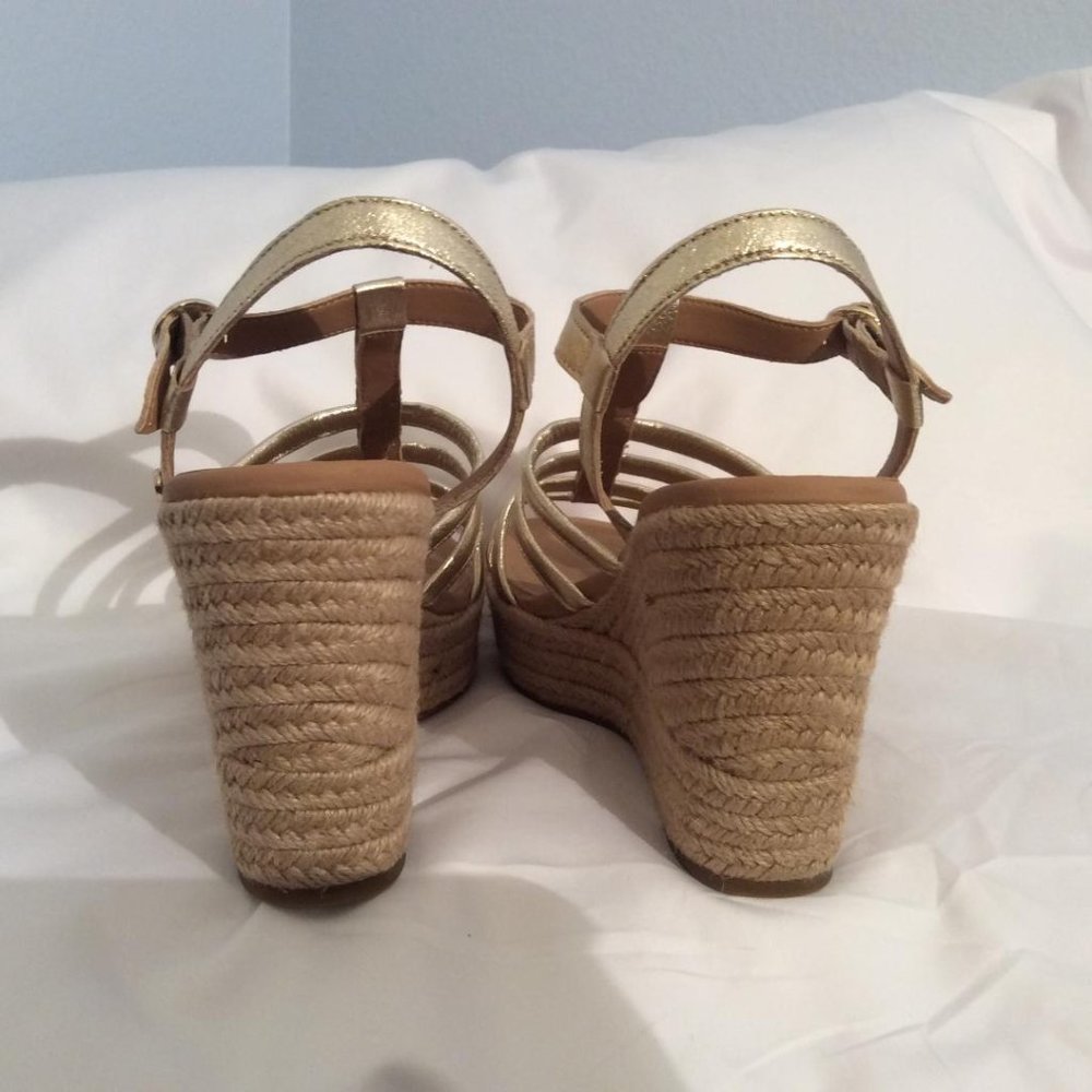 UGG "Cressida" NWOB Metallic Gold Leather Espadrille straw Wedge Sandals Size 9 - Picture 6 of 9